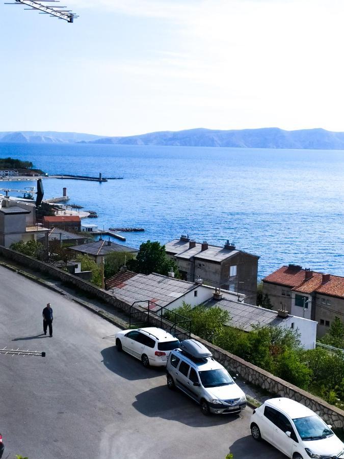 Novouredeni Stan S Balkonom I Pogledom Na More Senj  Buitenkant foto