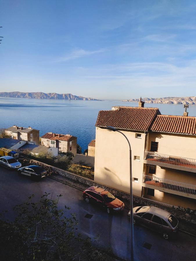 Novouredeni Stan S Balkonom I Pogledom Na More Senj  Buitenkant foto