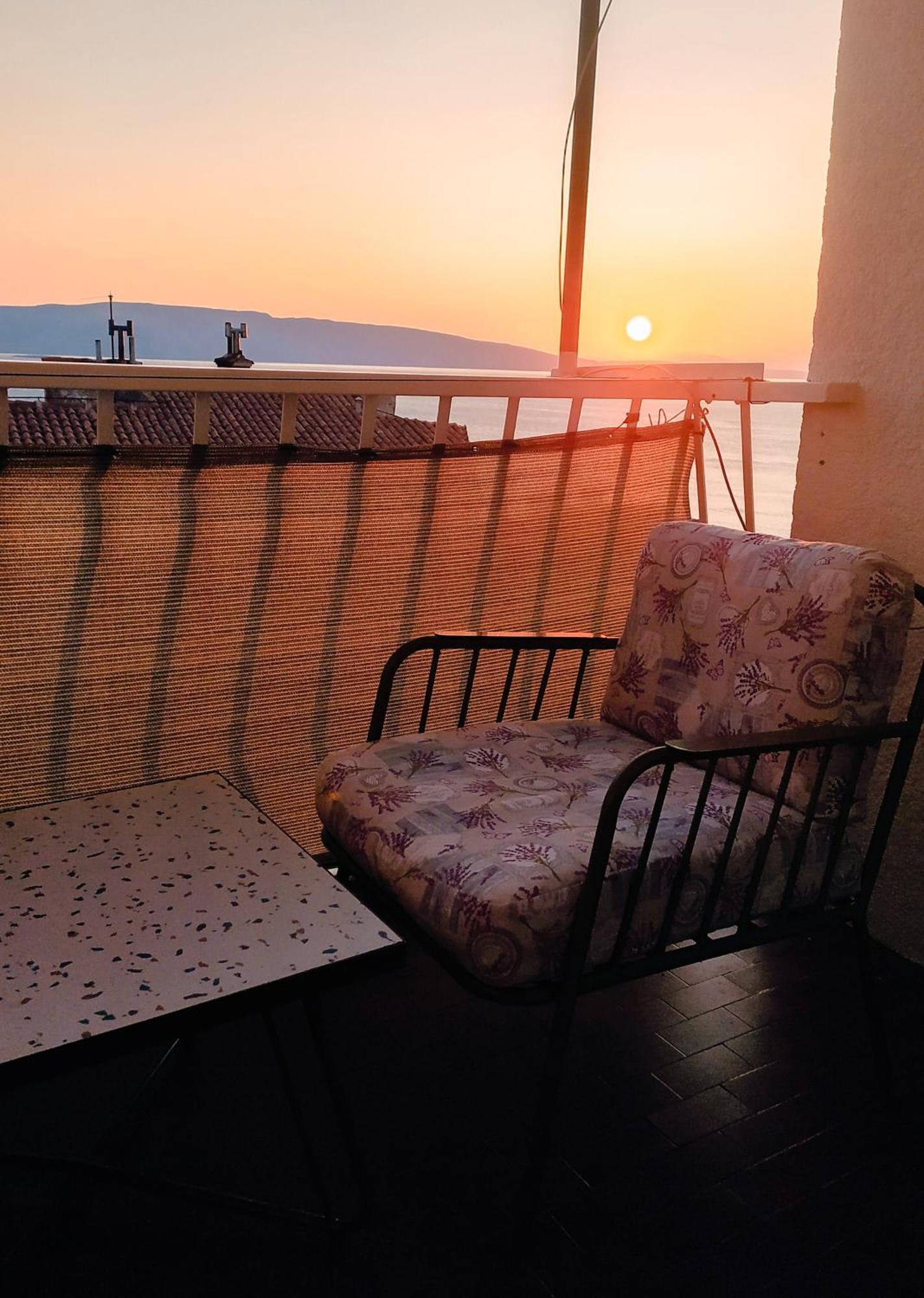 Novouredeni Stan S Balkonom I Pogledom Na More Senj  Buitenkant foto
