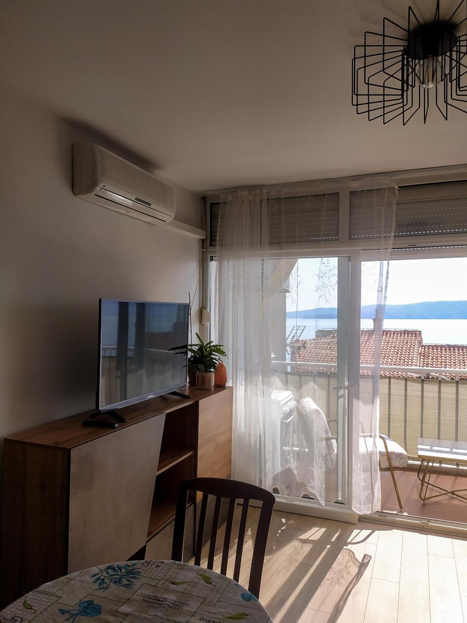 Novouredeni Stan S Balkonom I Pogledom Na More Senj  Buitenkant foto