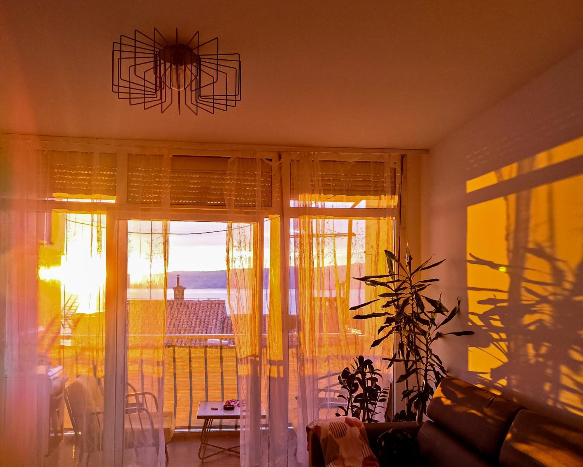 Novouredeni Stan S Balkonom I Pogledom Na More Senj  Buitenkant foto