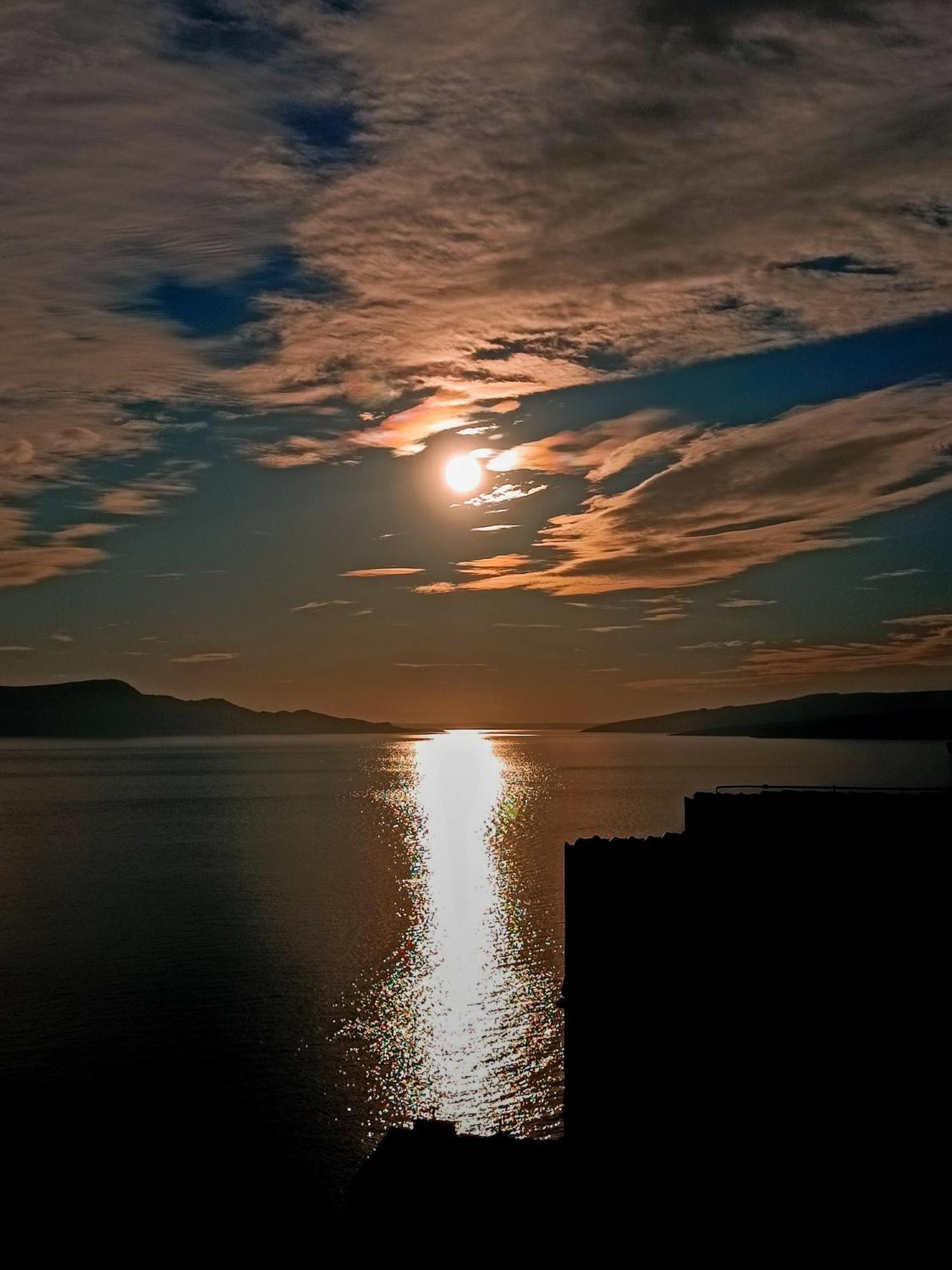 Novouredeni Stan S Balkonom I Pogledom Na More Senj  Buitenkant foto