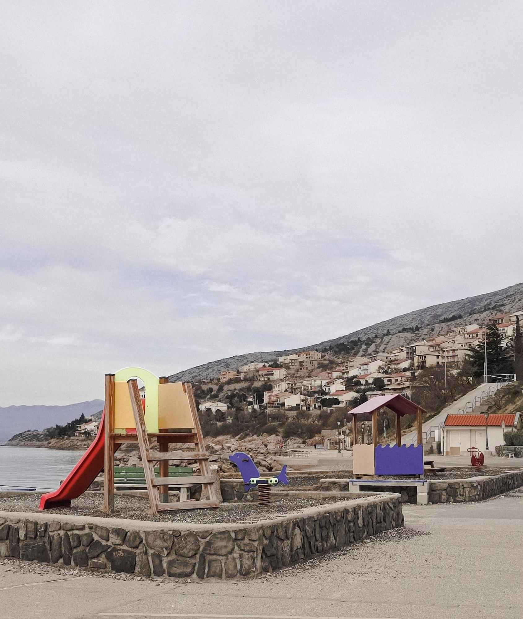 Novouredeni Stan S Balkonom I Pogledom Na More Senj  Buitenkant foto