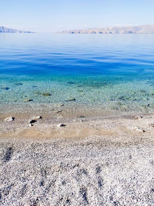 Novouredeni Stan S Balkonom I Pogledom Na More Senj  Buitenkant foto