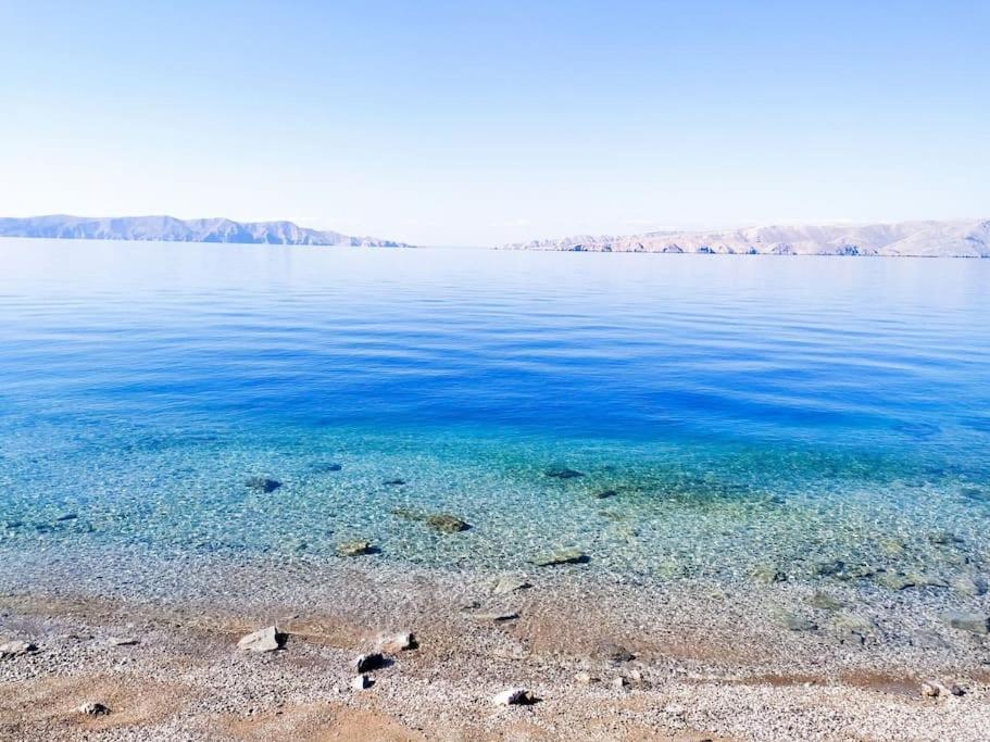 Novouredeni Stan S Balkonom I Pogledom Na More Senj  Buitenkant foto