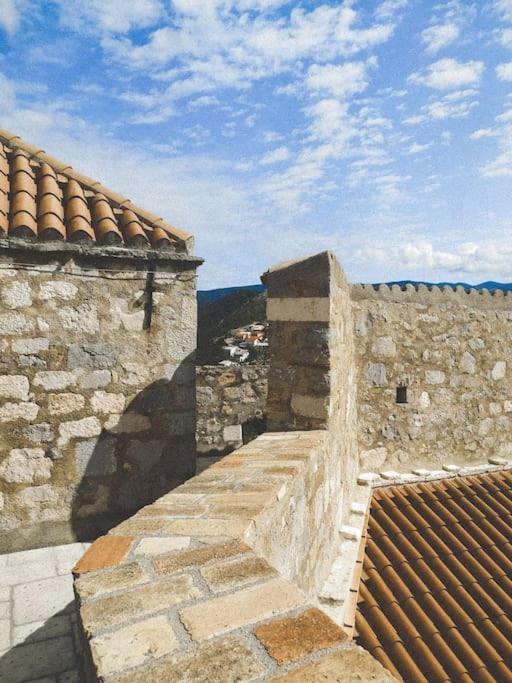 Novouredeni Stan S Balkonom I Pogledom Na More Senj  Buitenkant foto